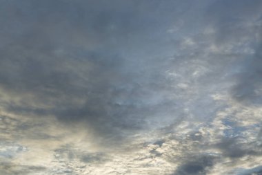 muson dramatik moody gökyüzü