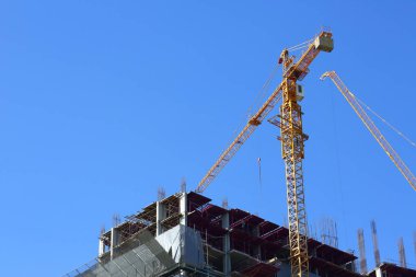 İnşaat site binada çalışan Makina vinç