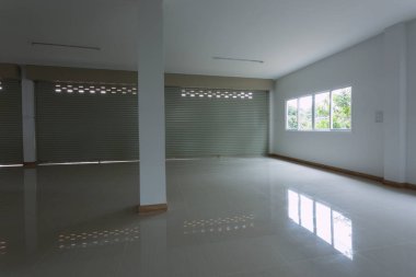 alüminyum silindir ile ev konut binasında boş oda