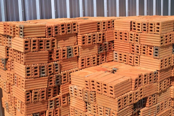 Ladrillo bloque de material de construcción en la industria de la construcción —  Fotos de Stock