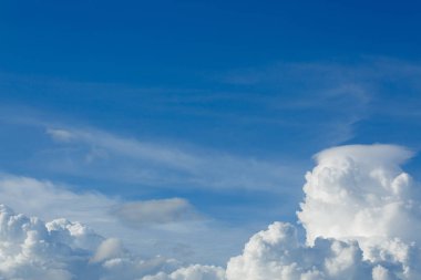 Gökyüzü bulutlu arka plan bulut