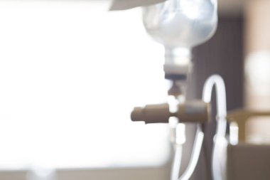 bulanık görüntü, infüzyon IV damla serum fizyolojik çözümde hasta odası