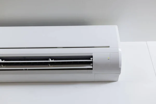 Air conditioner verse koelsysteem — Stockfoto
