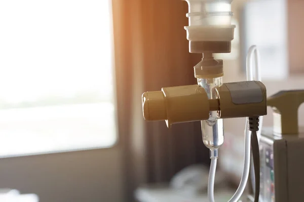 Otomatik damla infüzyon IV tuzlu çözüm makine tıbbi — Stok fotoğraf