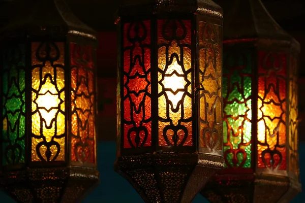 Bella lanterna vintage appeso, decorazione luce ramadan — Foto Stock