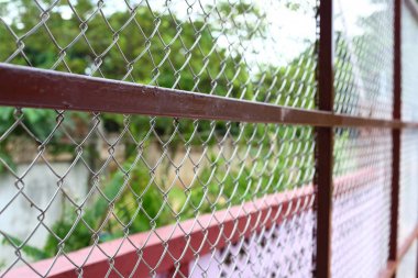 zincir bağlantı tel çit sınır bölgesi içine alın.