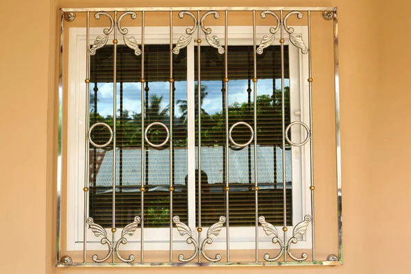 Window curved steel — Stock Photo, Image