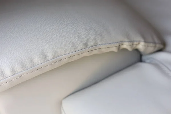 Bézs bőr kanapé kanapé-bútor — Stock Fotó