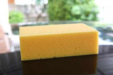 kullanılan sarı sünger Oto yıkama