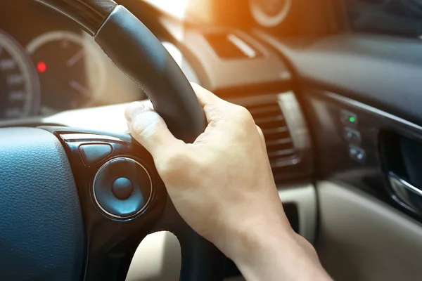 Persone guidano veicolo viaggio in auto viaggio, autista — Foto Stock