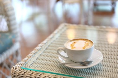 karamel macchiato sıcak kahve içmek lezzetli Cafe Restoran