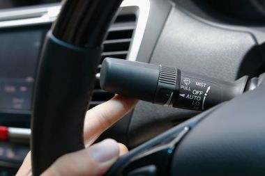 insanlar sürücü anahtarlama kol sopa ön cam silecek denetleyicisi