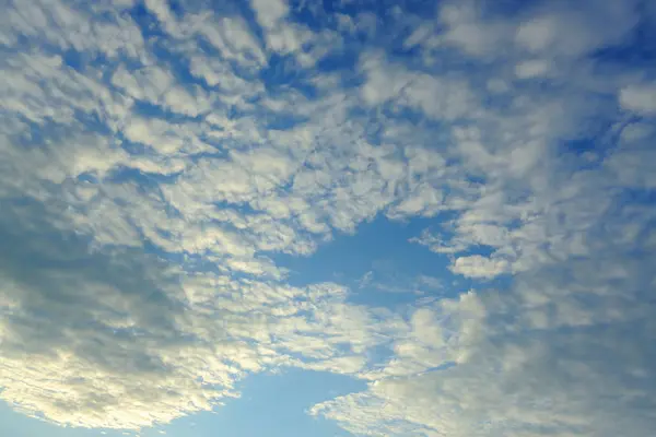 Nuvem acima do céu — Fotografia de Stock