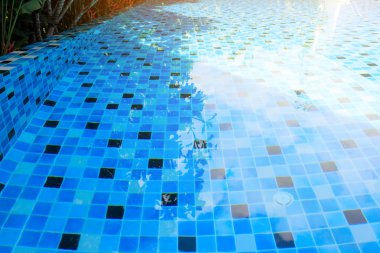 Yüzme Havuzu sploe derin sığ