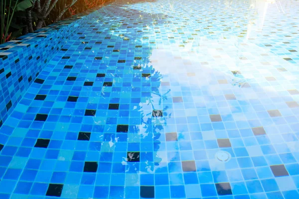 Zwembad sploe diepe ondiepe — Stockfoto