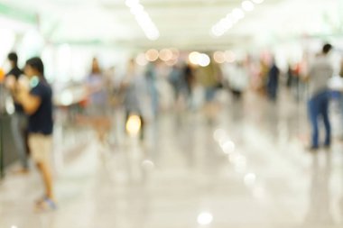 kalabalık insanlar Gezgin Havaalanı terminal, görüntü bulanıklığı