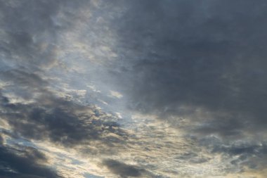 muson dramatik moody gökyüzü