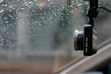 motorlu araç ön cam üzerinde içinde küçük video kamera kayıt