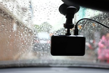 motorlu araç ön cam üzerinde içinde küçük video kamera kayıt