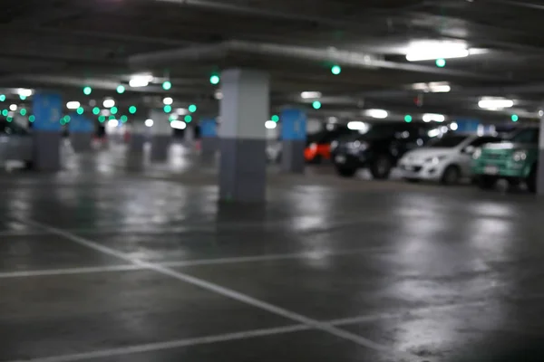 Parcheggio sotterraneo in città — Foto Stock