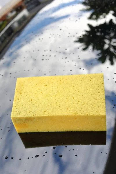 Spugna gialla usato autolavaggio — Foto Stock
