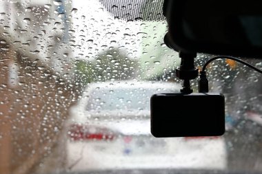 motorlu araç ön cam üzerinde içinde küçük video kamera kayıt