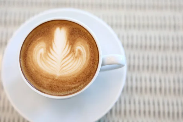 Heart shape latte art of hot coffee drink tasty — Stock Photo, Image