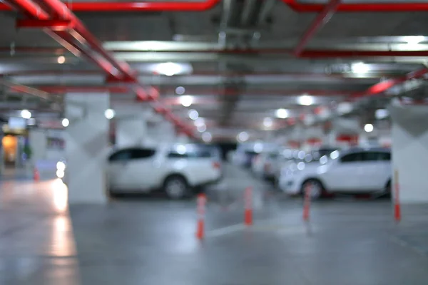 Ondergronds van parkeerplaats in gebouw, Blur image — Stockfoto