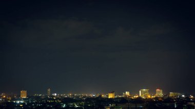 manzara şehir gece dramatik moody karanlık gökyüzü ile