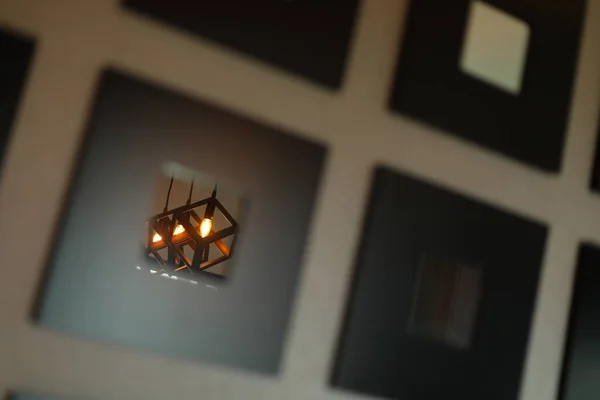 Reflexión Lámpara Luz Caliente Espejo Decoración Interiores Del Hogar — Foto de Stock