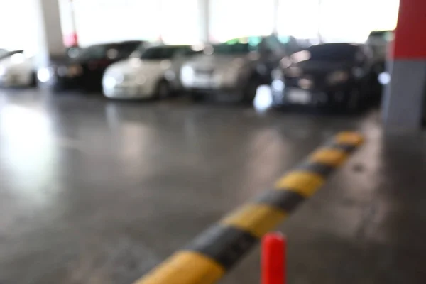 Parking dans le bâtiment d'affaires, fond d'image flou — Photo