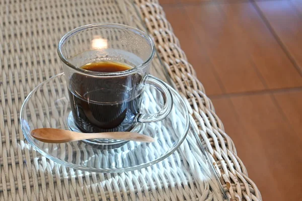 Bebida de café preto quente no café — Fotografia de Stock