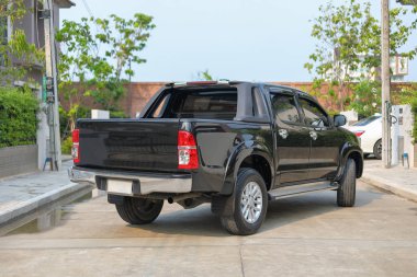 siyah pikap araç araç