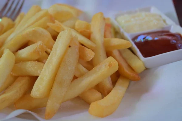 Pommes frites pinne av god mat — Stockfoto