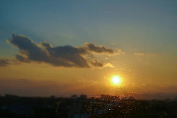 朝の窓から太陽の光 — ストック写真