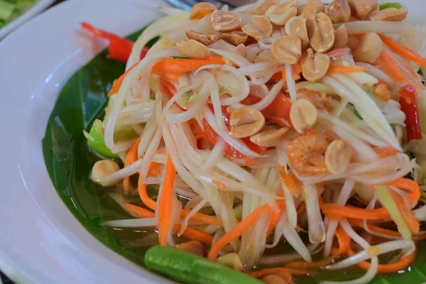 Thai food, spicy papaya salad — Stock Photo, Image