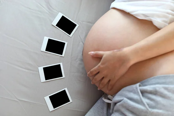 Prázdný prázdný prázdný obrázek fotografie pro design vaše vzpomínky obraz matky těhotné s láskou dítě v plodu — Stock fotografie