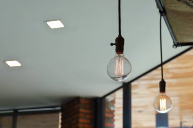 kafede vintage ampul iç