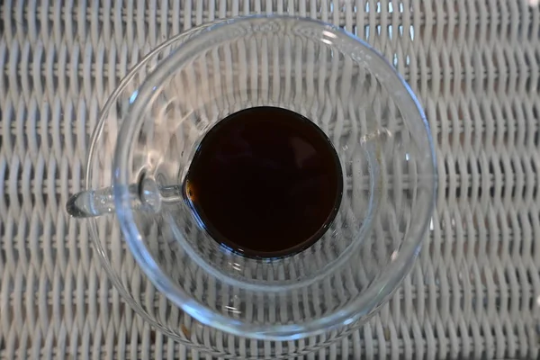 Bevanda di caffè nero caldo in caffè — Foto Stock