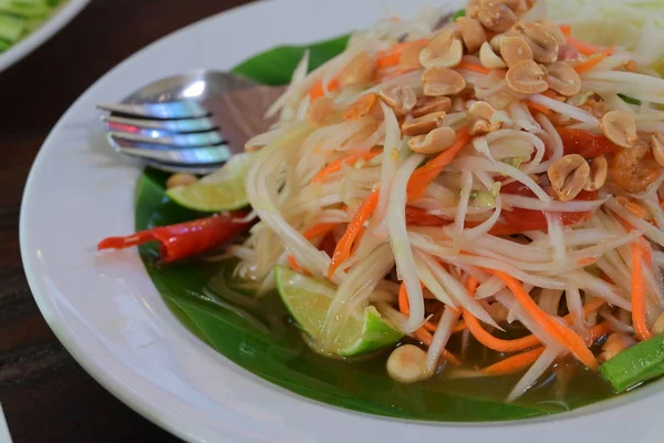 Thai food, spicy papaya salad — Stock Photo, Image