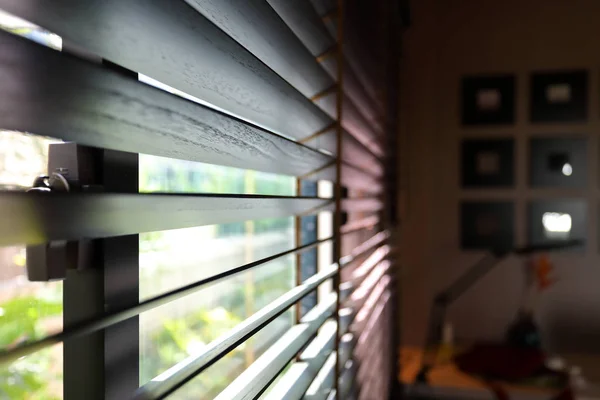 Brown blind shade on window, interior design decoration in home office — Stock Photo, Image