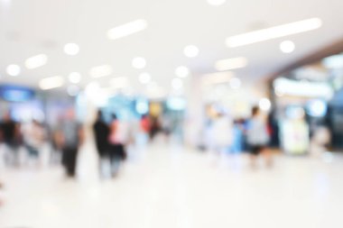 Modern alışveriş merkezlerindeki insanların yaşam tarzlarının soyut görüntü bulanıklığı