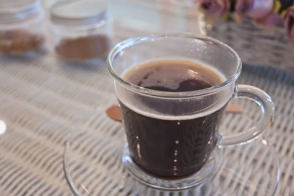 Kopi panas americano hitam di kafe — Stok Foto