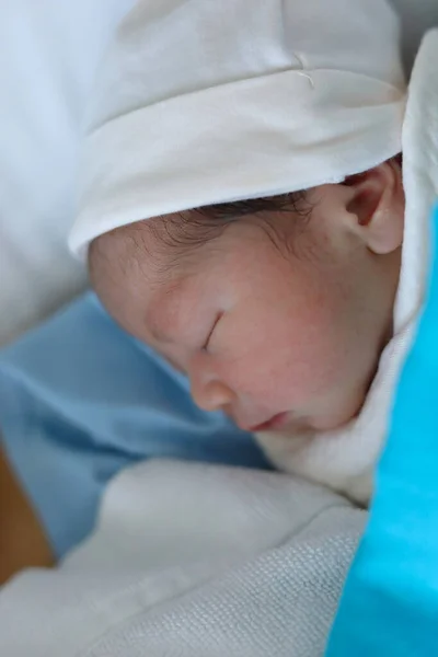 Cute Bayi Yang Baru Lahir Tidur Mimpi Manis — Stok Foto