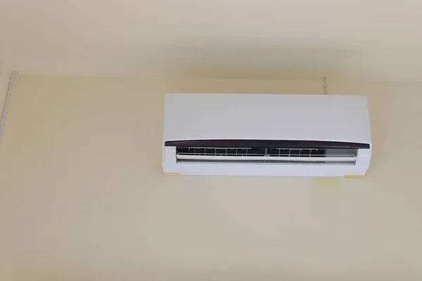 Klimaanlage Kühlerreiniger Wohnzimmer Der Wohnung — Stockfoto