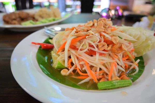 Thailändisches Essen Würziger Papayasalat — Stockfoto