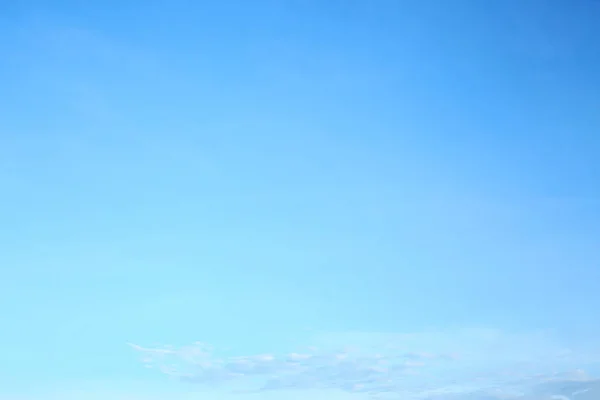 Jasne Błękitne Niebo Tło — Zdjęcie stockowe