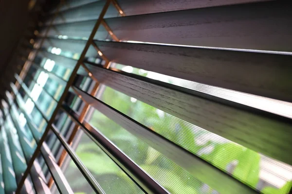 Abat Jour Brun Moustiquaire Sur Fenêtre Décoration Intérieure Dans Bureau — Photo