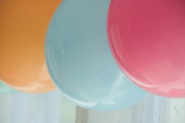 Kleurrijke Pastel Ballon Opknoping Decoratie Verjaardag Feest Achtergrond — Stockfoto