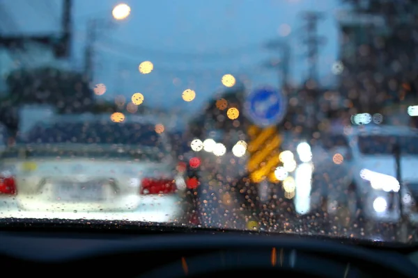 Korki Nocnej Drodze Miasta Burzą Deszczowy Dzień Pogoda Samochód Jazdy — Zdjęcie stockowe
